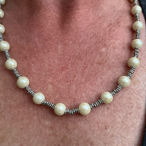 Chaps Faux Pearl & Silver Tone Beaded Necklace approx 23 inches long - Picture 2 of 5